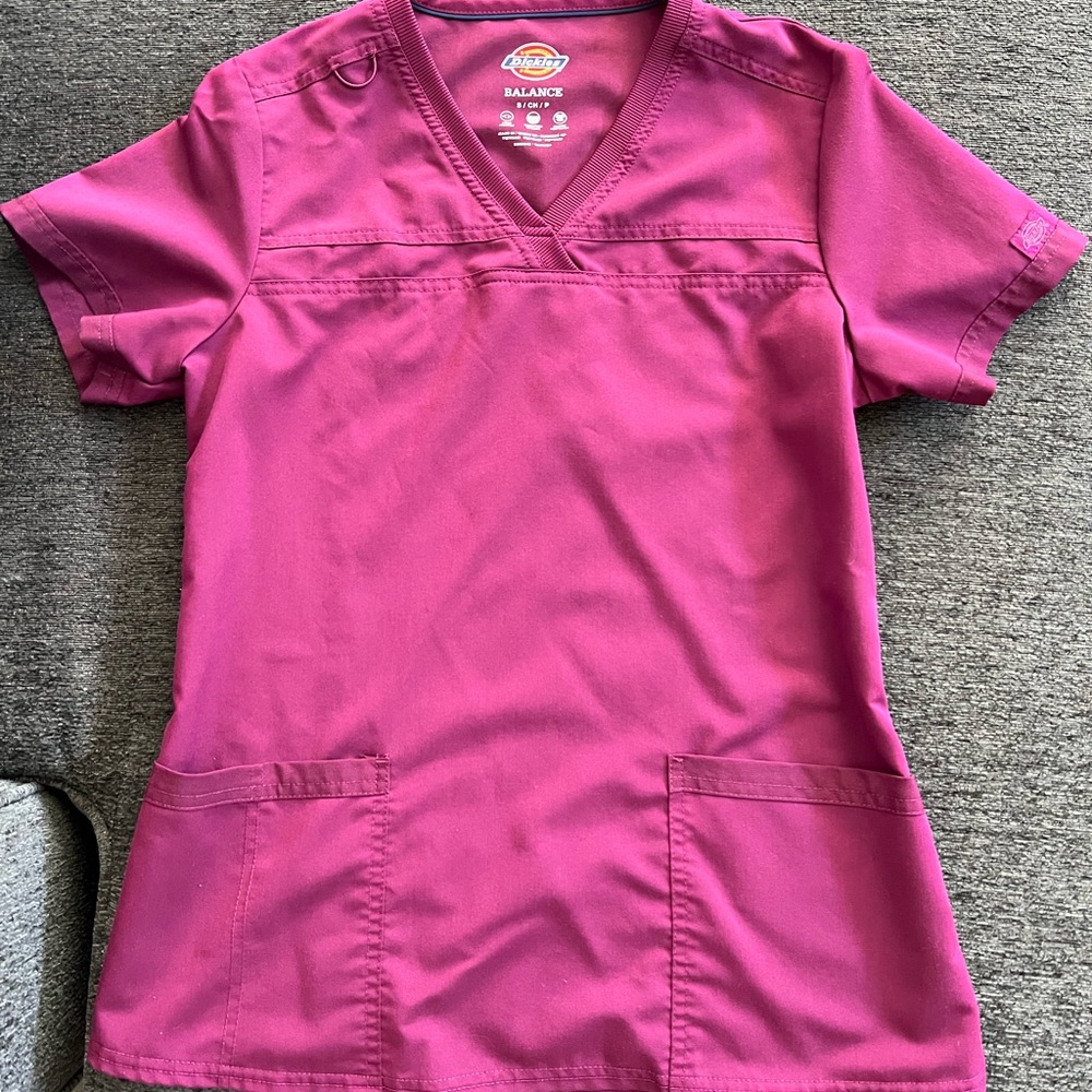 Womens Dickies V Neck small scrub top